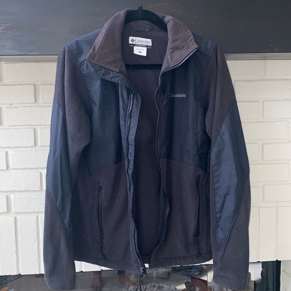 Black Columbia zip up
